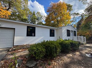 75 Valley Dr, Sound Beach, NY 11789