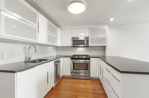 Rented by Compass | media 9