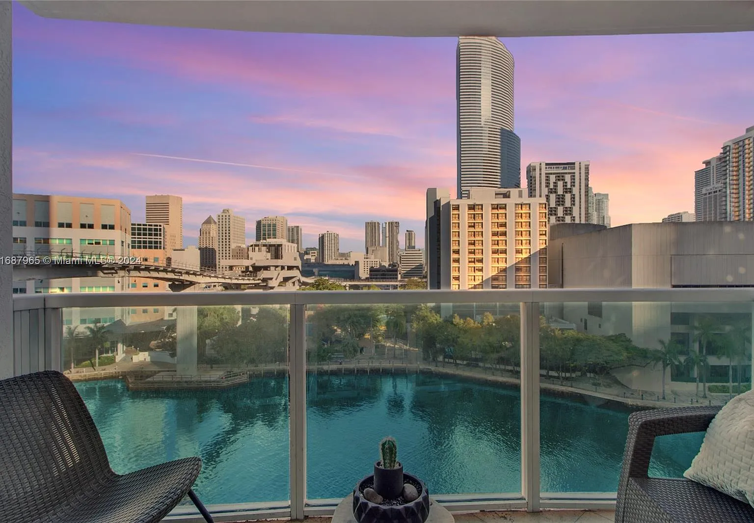 2 bed, 1117 sqft, $6,500 — Photo 1
