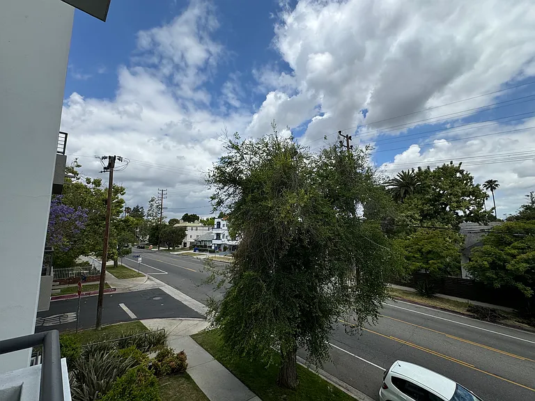 12222 Moorpark St #206 — Photo 38