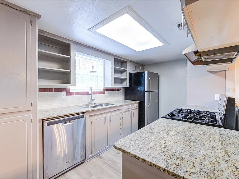 2126 Fir Springs Dr — Photo 8
