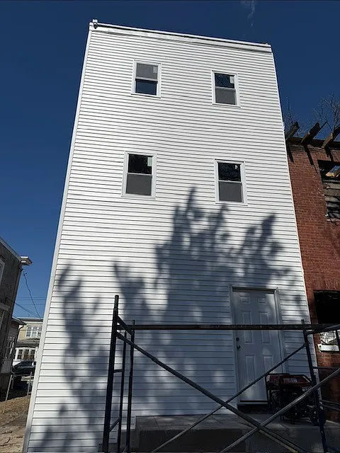 402 Colwyn Ave