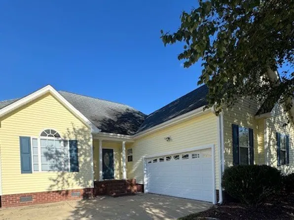 125 Willowbrook Dr, Pikeville, NC 27863