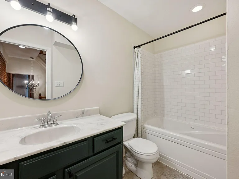 1814 E Pratt St — Photo 19