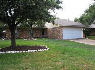 4303 Woodbriar Dr, Bryan, TX 77802