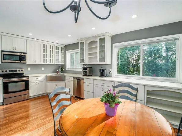 27 Crows Nest Lane #17F, Danbury, CT 06810