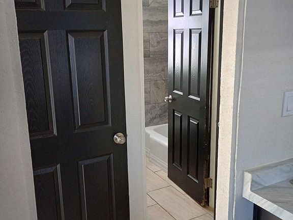 3rd image of 301 N Sunshine Blvd #7