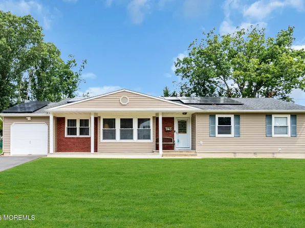 73 Newbury Road, Howell, NJ 07731