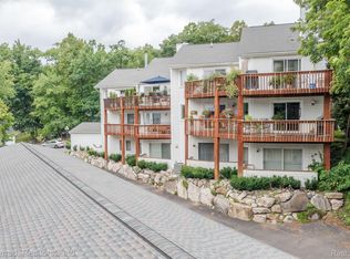 654 East St #12, Northville, MI 48167