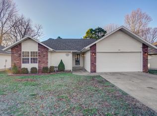 2341 S Thelma Ave, Springfield, MO 65807