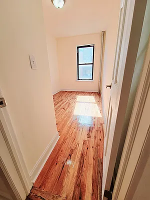 Rented by Metro Park Realty Inc | media 21