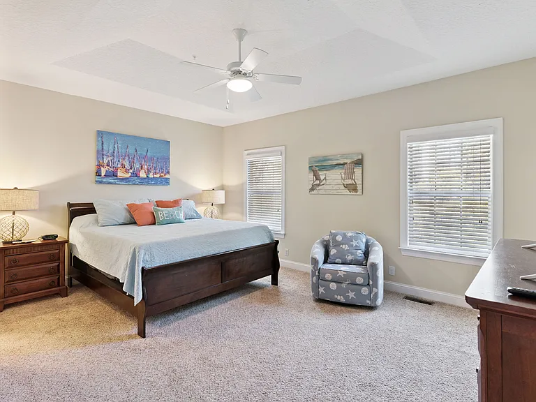 807 Mariners Cir — Photo 16