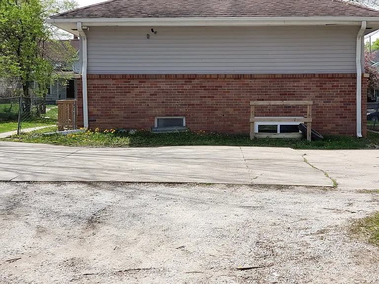 3032 T St — Photo 15