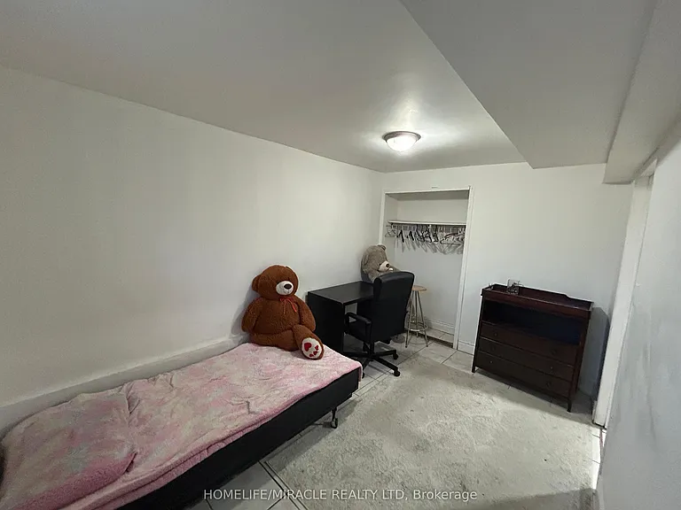 568 Oakwood Ave #BASEMENT — Photo 7