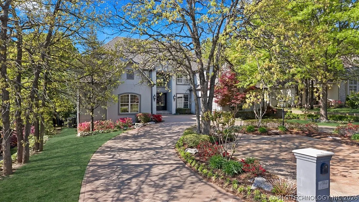 5 bed, 4.5 bath, 6530 sqft, $8,000 — Photo 3