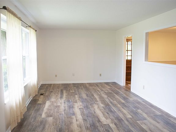4th image of 4629 Marlie Cir NW