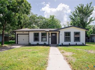 1204 Alcoa St, Victoria, TX 77901