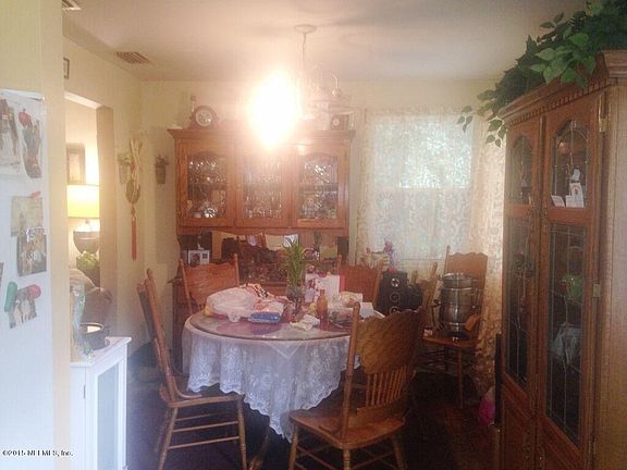 3rd image of 5213 Royce Ave