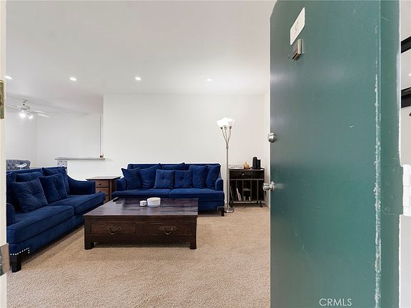 4th image of 5328 Newcastle Ave Unit 57