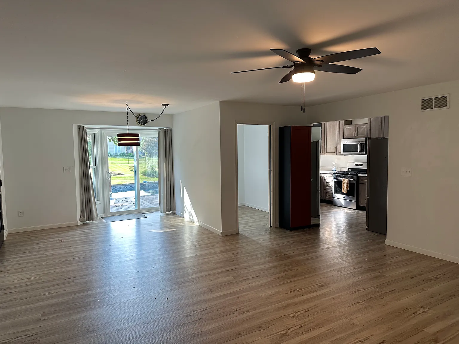 1 bed, 1000 sqft, $1,600 — Photo 3
