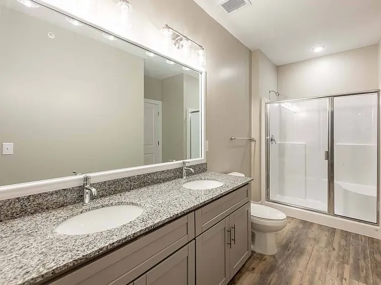 Foxwood Apartments — Photo 108