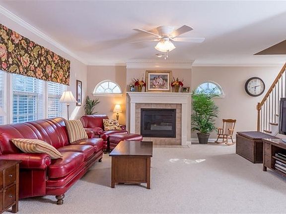 5th image of 804 Eagles Ln