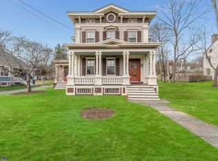 68 W Main St, Clinton, NJ