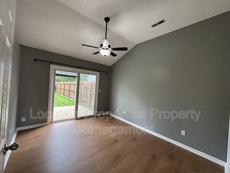 1406 E 21st Ter #1 — Photo 14