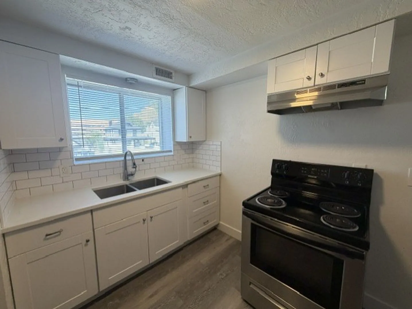 2560 Adams Ave — Photo 3