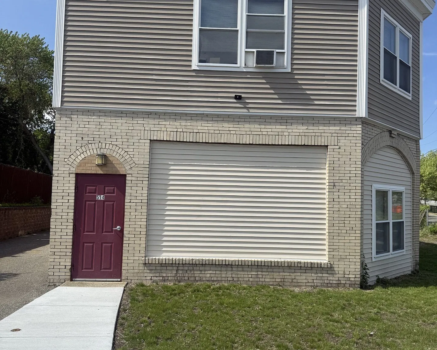 1 bed, 1.0 bath, 300 sqft, $1,400 — Photo 1