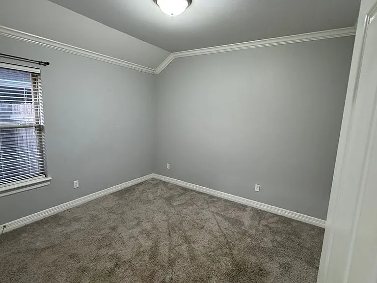 328 N Hampton St — Photo 16