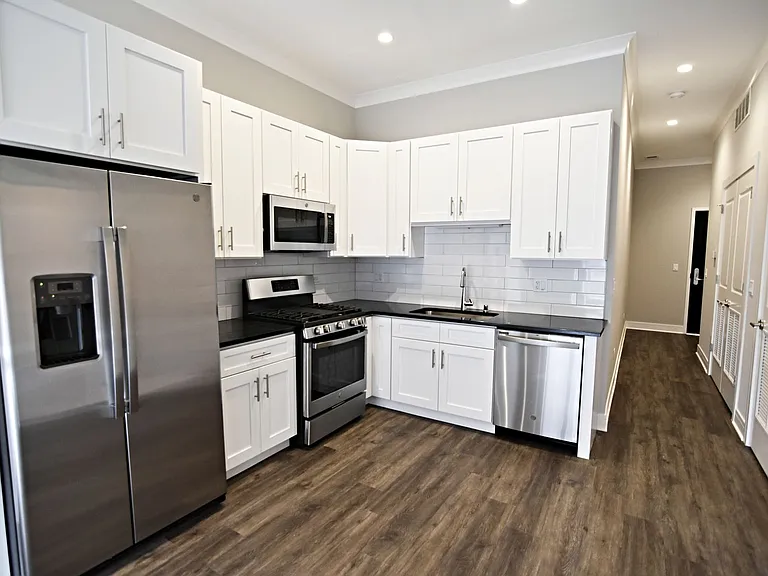 927 W. Irving Park — Photo 25