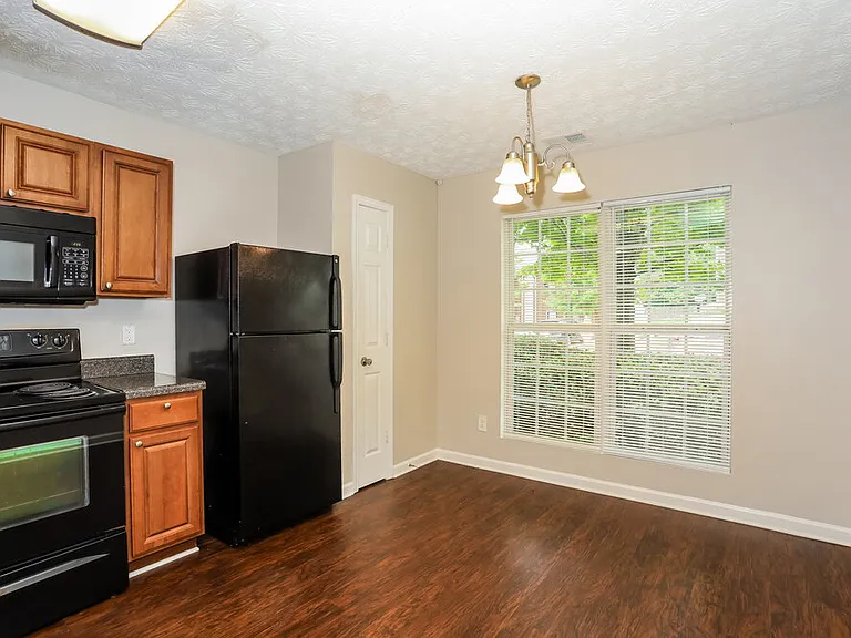 5621 Union Pointe Dr — Photo 8