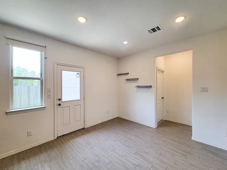 25395 Northpark Lake Dr — Photo 16