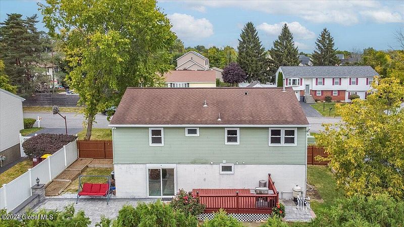 5th image of 12 Proctor Avenue