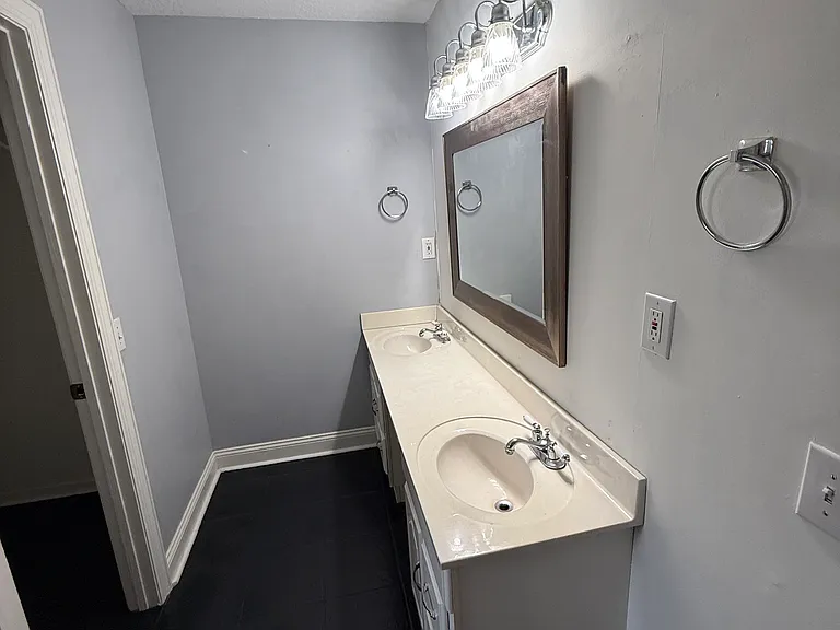 513 Oliver St — Photo 8