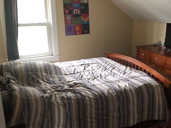 Back bedroom, photo 1.