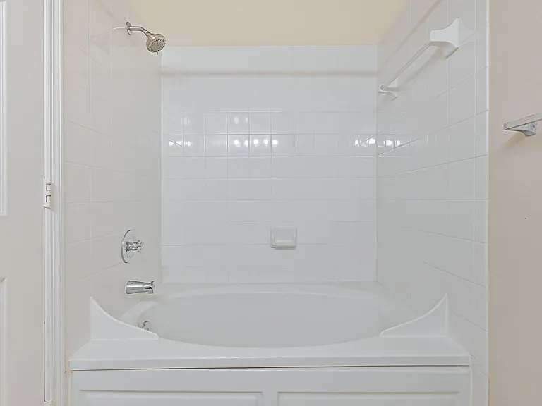 8920 Colonnades Ct E #514 — Photo 16