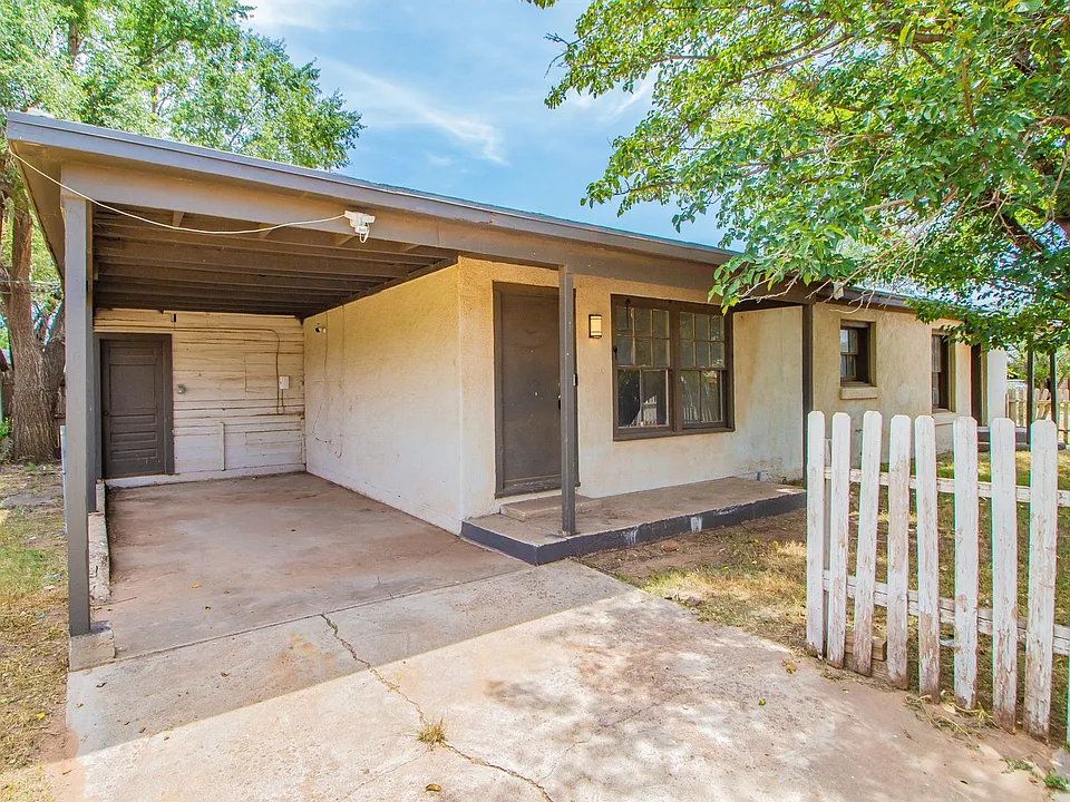 305 E Lubbock St