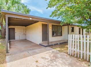 305 E Lubbock St, Slaton, TX 79364