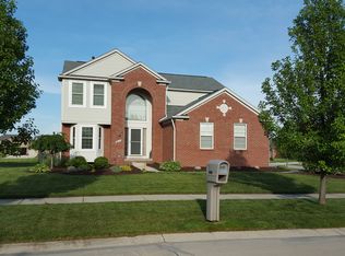 56462 Winding Creek Dr, Macomb, MI