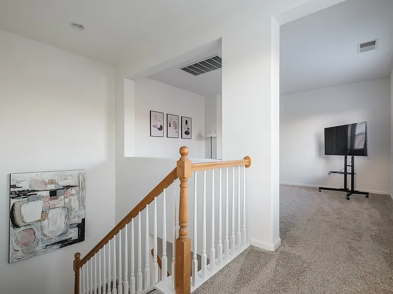 416 Cranston Ct — Photo 37