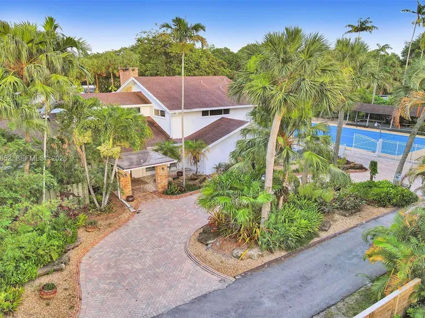 2120 SW 28th Way, Fort Lauderdale, FL 33312