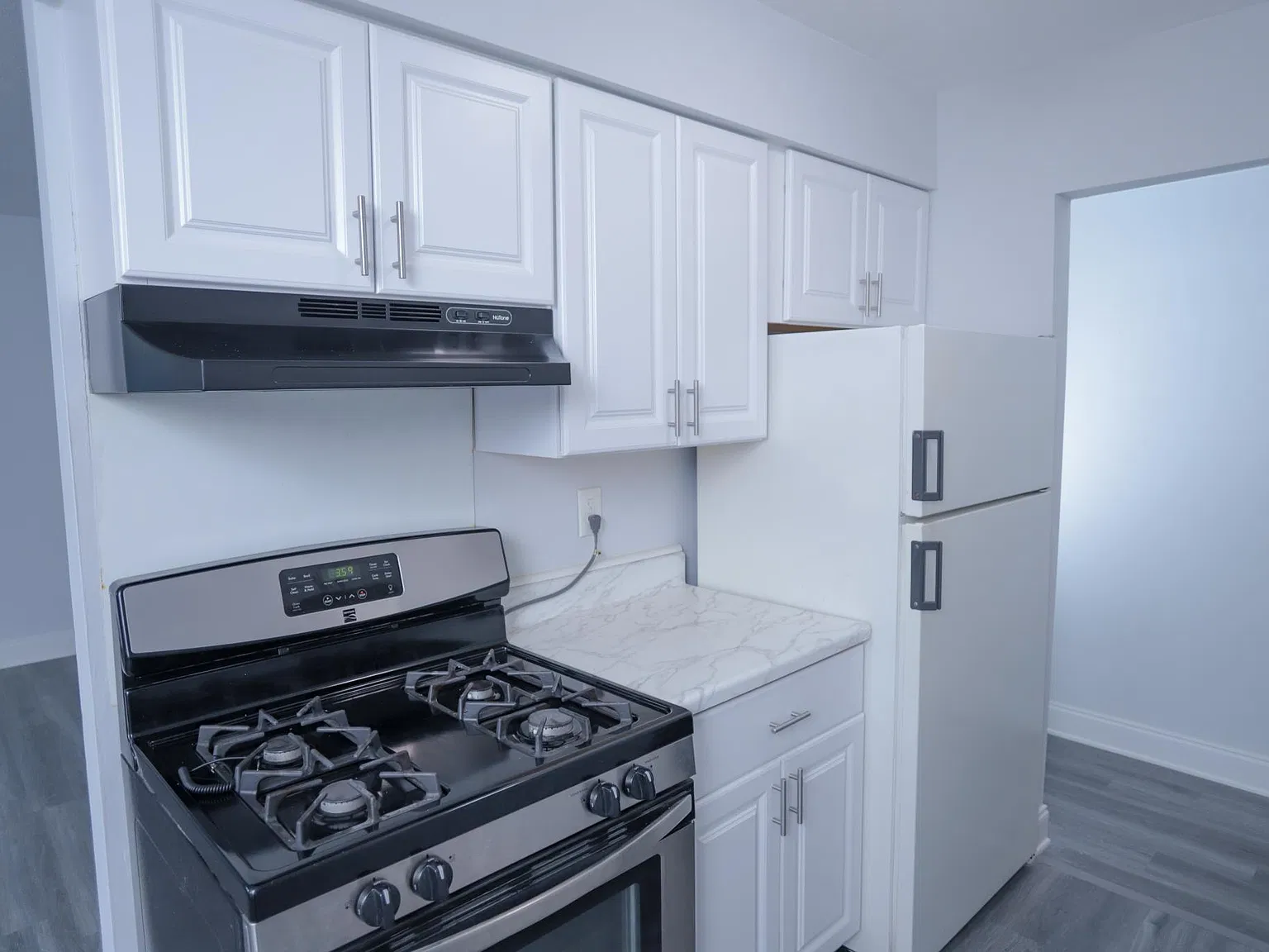 1 bed, 712 sqft, $1,900 — Photo 3