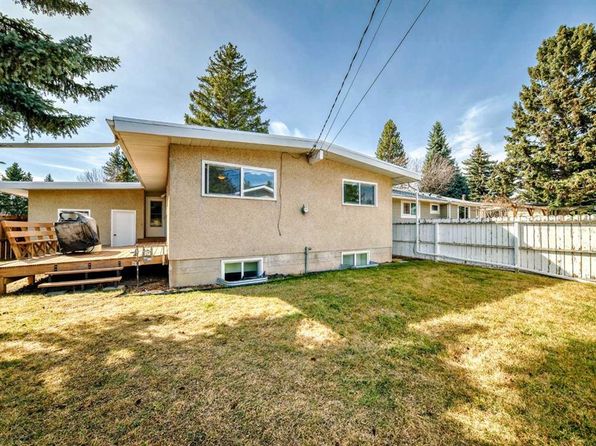 4904 W 48th St NW, Calgary, AB T3A 0S7