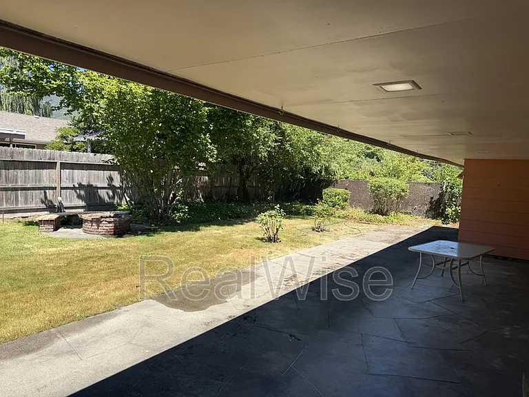 710 NW Midland Ave — Photo 69