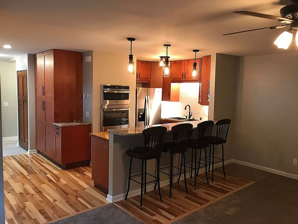 Kitchen w/ Hickory floors