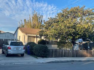 121 W Clara St, Oxnard, CA 93033