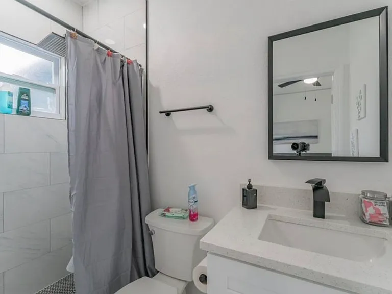 1537 Drew St — Photo 12