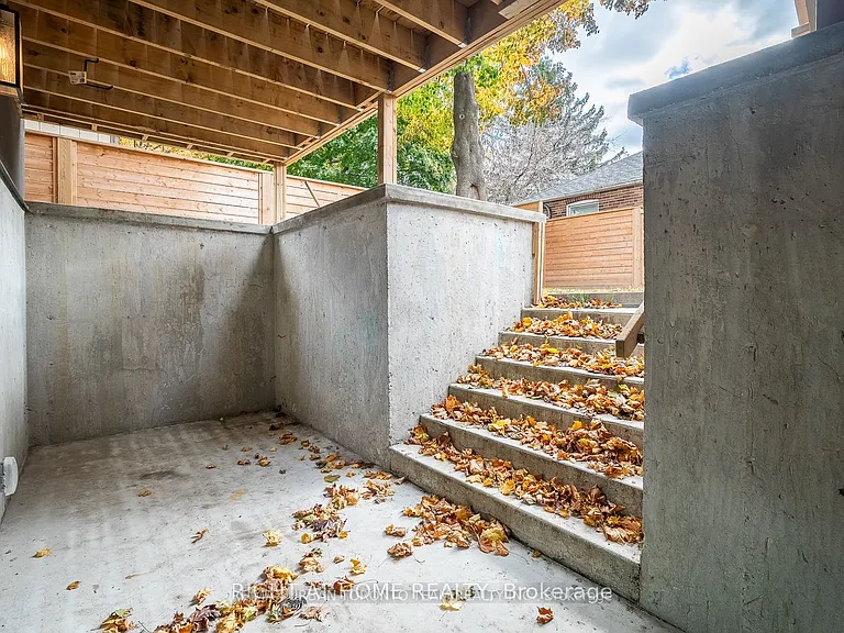 3515 Saint Clair Ave E #BASEMENT — Photo 9
